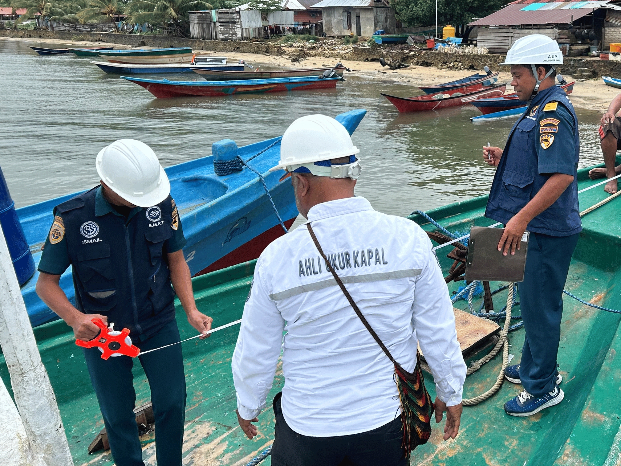 Pengukuran Kapal Barang KM. Fajar Baru 03 Di Kampung Coa, Kabupaten Kaimana, Provinsi Papua Barat